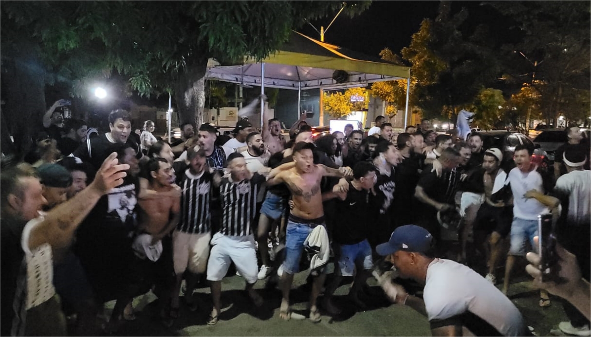 Veja festa de torcedores do Corinthians em Cuiabá para comemorar vaga na final da Copa do Brasil