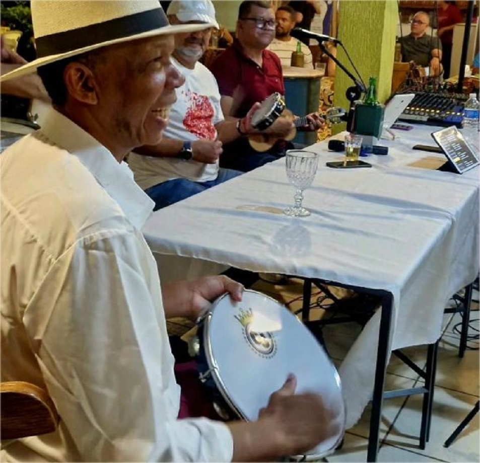Joari do Pandeiro arrasta os melhores do samba em Cuiabá para o seu aniversário