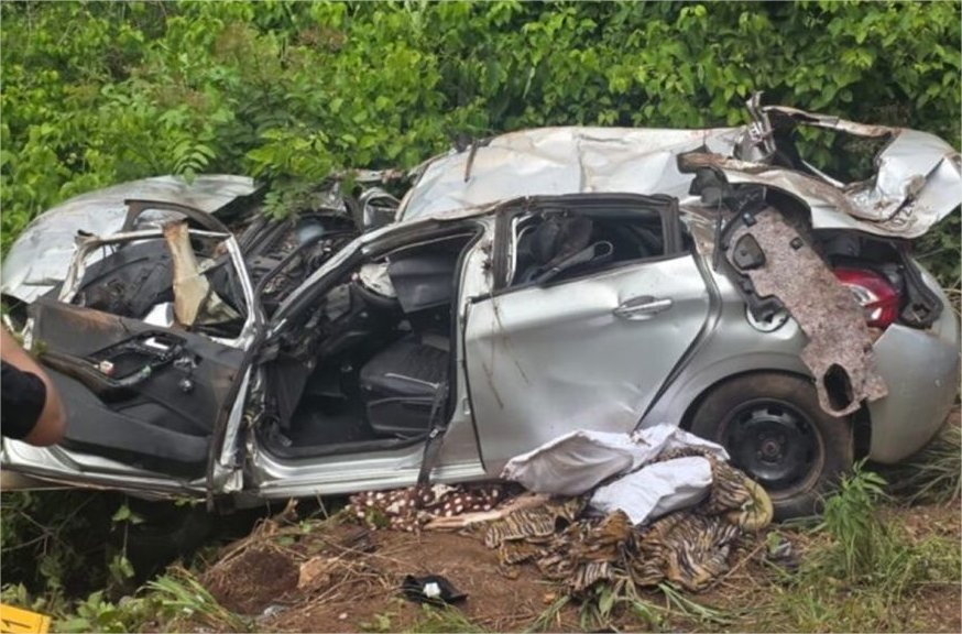 Acidente entre carro e carreta mata 4 da mesma família em Mato Grosso