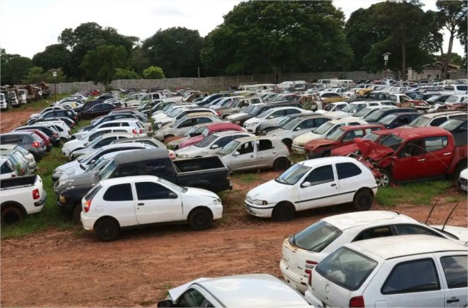 Leilão em Várzea Grande tem carros a partir de R$ 2 mil e motos a com lances de R$ 500