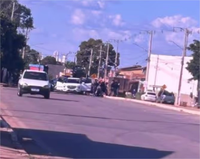 Suspeito morre em troca de tiros após perseguição com atropelamentos em Várzea Grande; vídeo