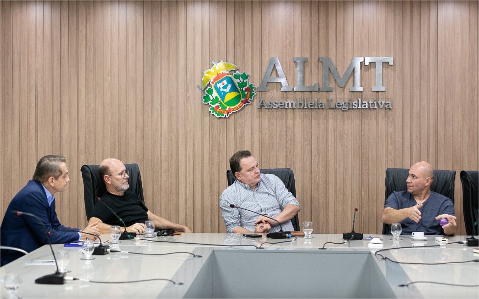 Prefeito se reúne com deputados na ALMT para discutir território do hospital Júlio Müller