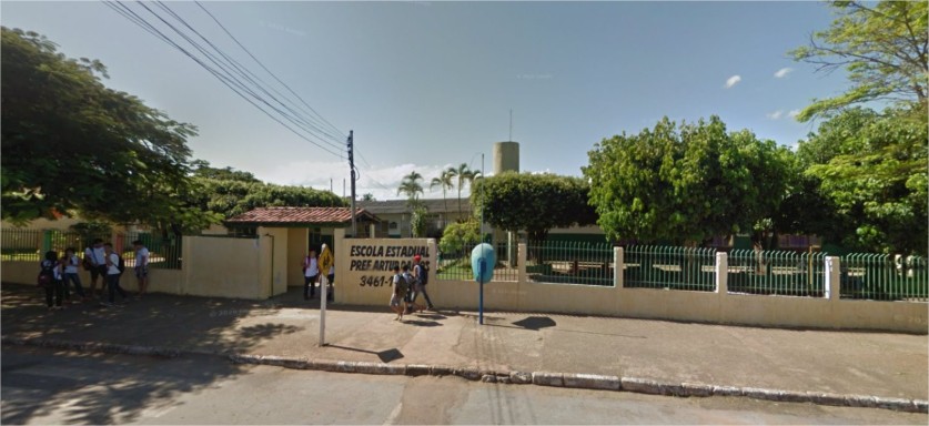 Alunos detonam bomba em banheiro de escola e vão parar na delegacia