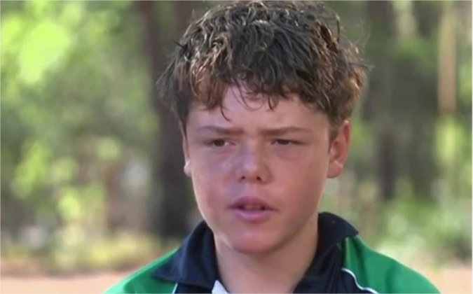 Menino de 13 anos nada por horas e salva mãe e irmãos após temporal