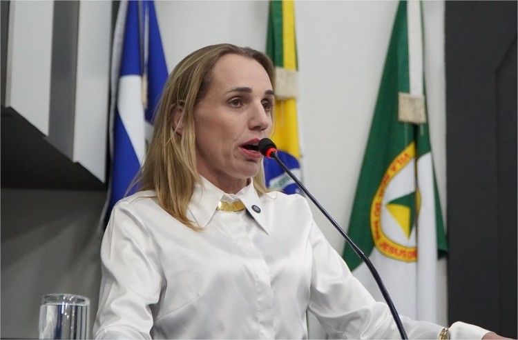 Vereadora de Cuiabá propõe autorizar porte de spray de pimenta para mulheres