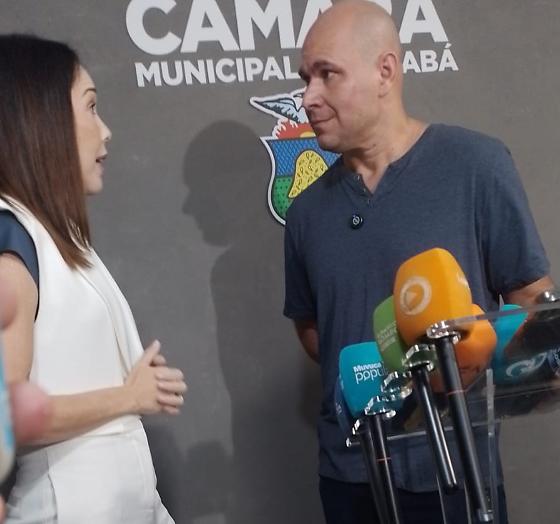 Vereadora Maysa Leão ‘invade’ entrevista e bate boca com Abilio