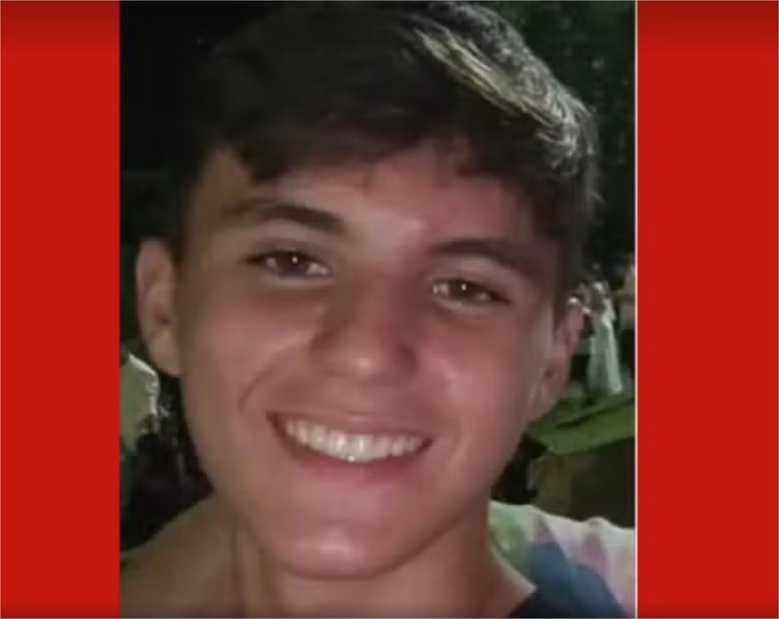 Vídeo: Adolescente em bicicleta elétrica morre ao tentar passar embaixo de máquina agrícola em MT