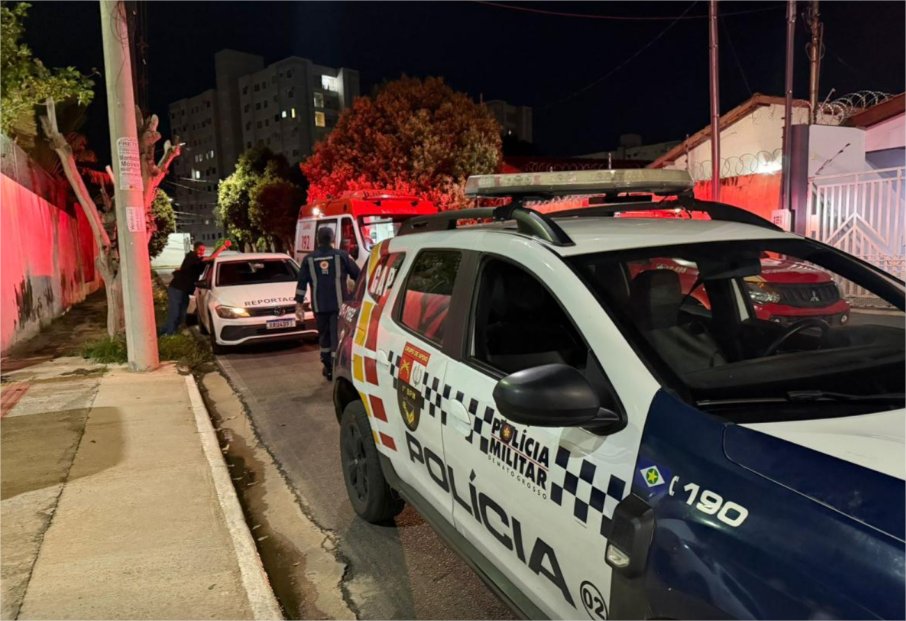 Acusado de estupro é agredido por 3 pessoas na porta de condomínio em MT