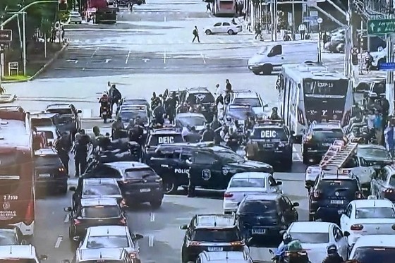 Perseguição policial termina em tiroteio, morte e pânico em área nobre