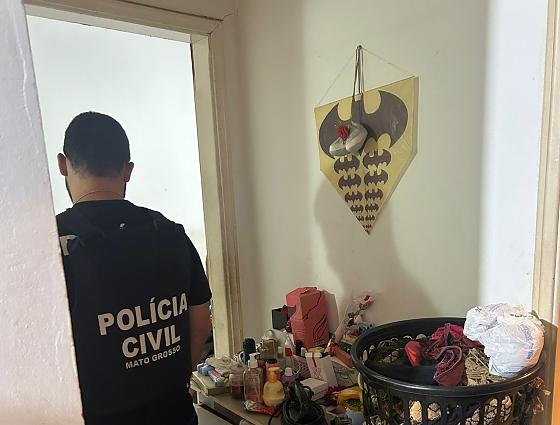 Polícia encontra imagens de estupros de bebês com jovem preso em Cuiabá