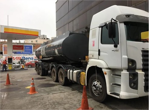 Cidades já decretam estado de emergência por falta de combustível; vídeo