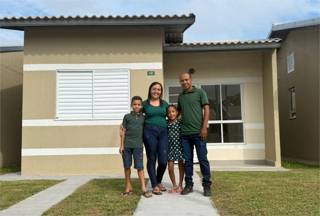 Mulher relata que subsídio do governo a ajudou a conseguir sua casa em Cuiabá