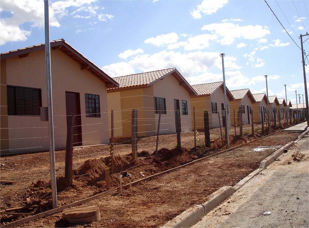 Governo anuncia 60 mil casas em MT; mães solteiras e vítimas de violência terão preferência