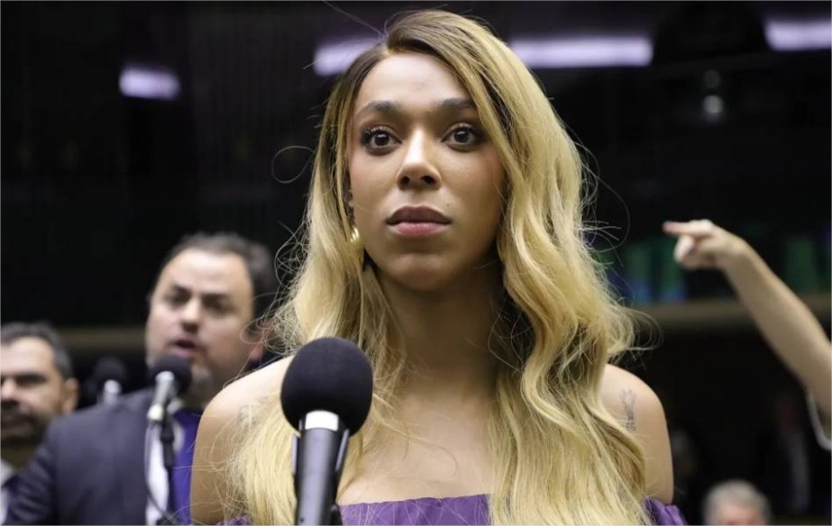 Vereadores de Cuiabá aprovam nota de repúdio contra Erika Hilton na Comissão da Mulher em Brasília