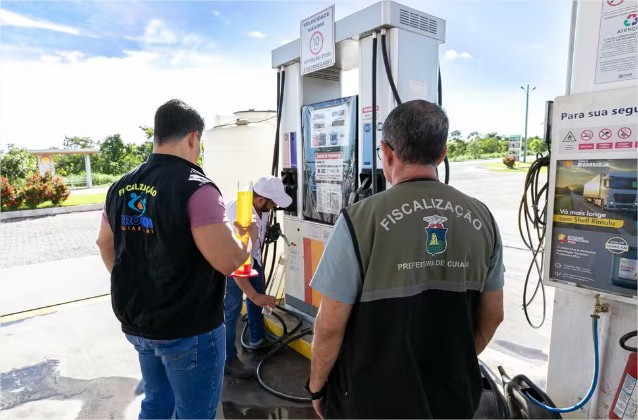 Postos de combustíveis em Cuiabá são fiscalizados pelo Procon e um é interditado