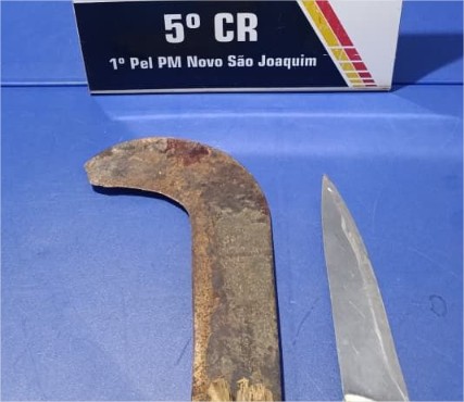 Vídeo: Marido tenta matar mulher com golpes de foice e acaba preso