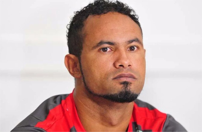 Após ser considerado foragido, goleiro Bruno ganha cartaz de procurado pela polícia