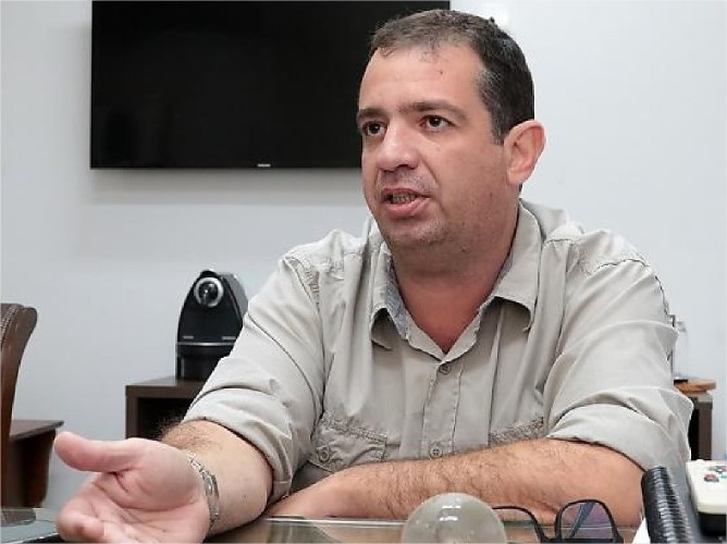 Juiz condena dono de peixaria tradicional a 2 anos de prisão sob acusação de enganar consumidores