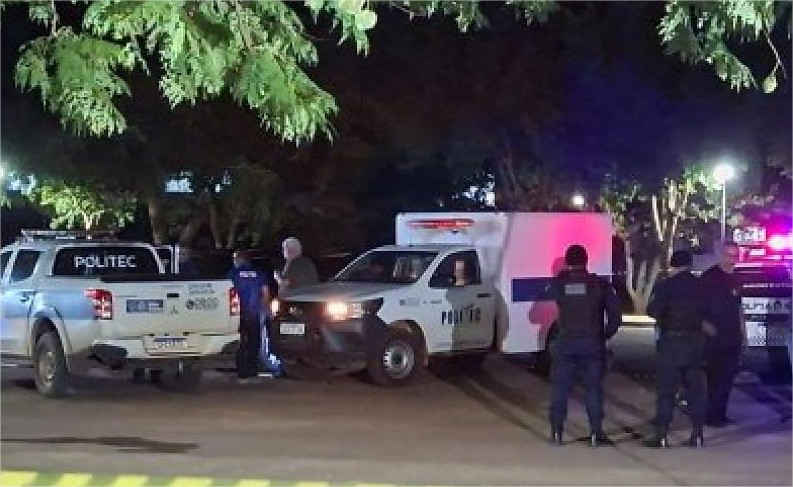 Professor que encontrou o filho morto dentro do carro sofre infarto e está na UTI