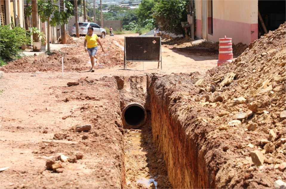 Obras de pavimentação estão paralisadas por falta de repasses federais em Cuiabá