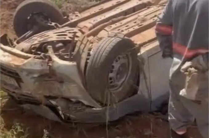 Vídeo mostra carro em zigue-zague antes de capotamento que matou motorista em MT
