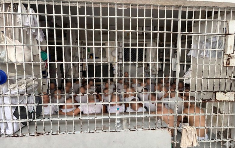 Bárbaro! Detento é esquartejado por companheiro de cela