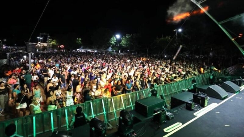 Abertura do aniversário de Cuiabá reúne milhares no Parque das Águas
