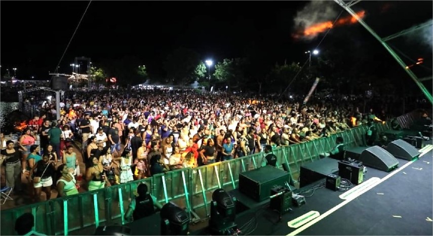 Abertura do aniversário de Cuiabá reúne milhares no Parque das Águas
