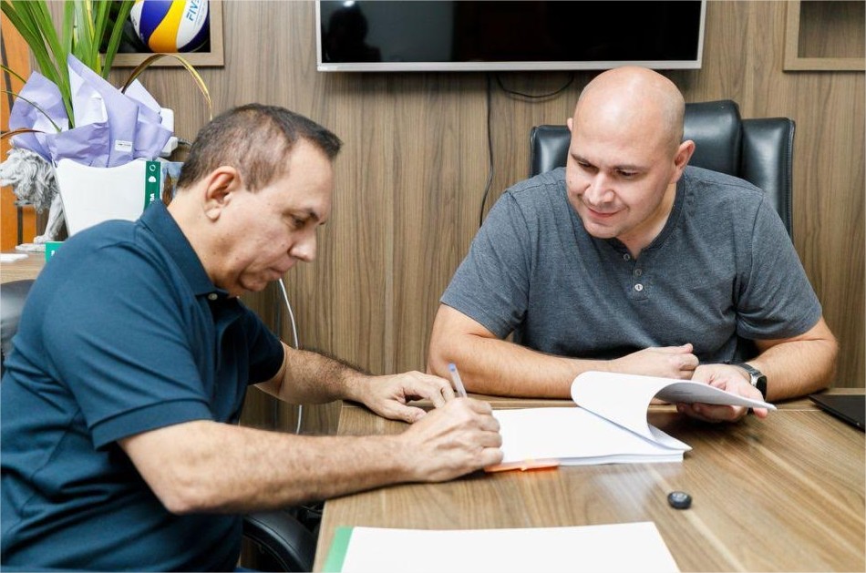 Após tensão com prefeito, Dilemário reafirma candidatura à presidência da Câmara