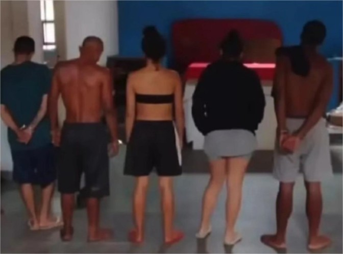 Traficantes ocupam igreja, instalam ponto de tráfico e usam altar para práticas sexuais